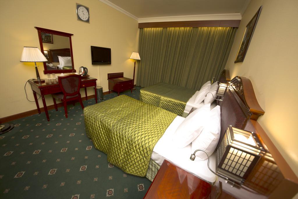 Mount Royal Hotel Дубай Экстерьер фото